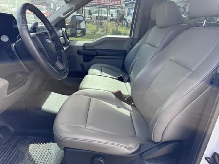 2021-ford-f450-xl-image-10