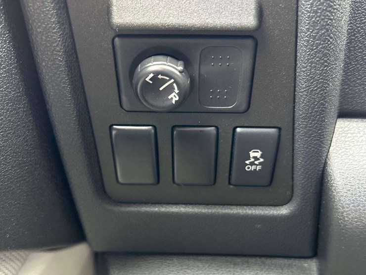 2014-nissan-rogue-image-16