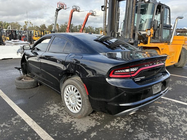 2021-dodge-charger-sedan-image-5