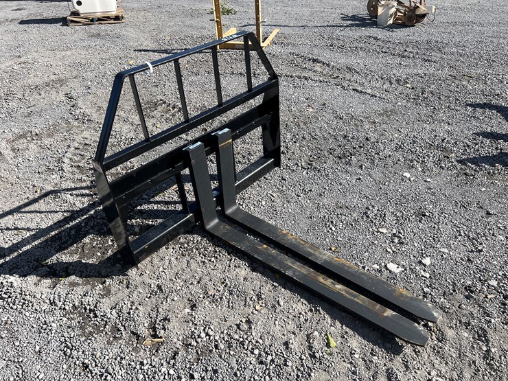 #842-•-unused-kivel-qt-pallet-forks-image-1