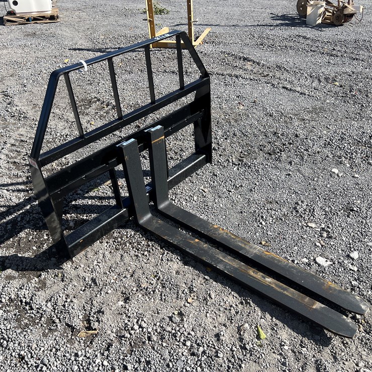 #842 • UNUSED KIVEL QT PALLET FORKS