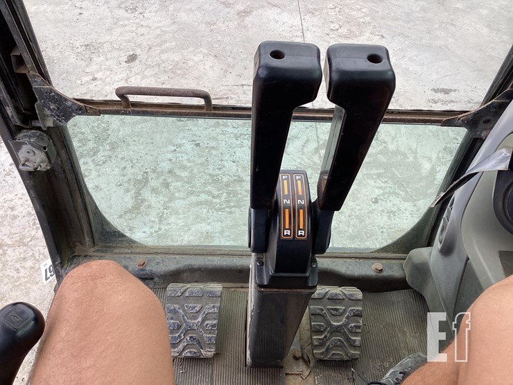 2015-morooka-mst2200vd-image-14