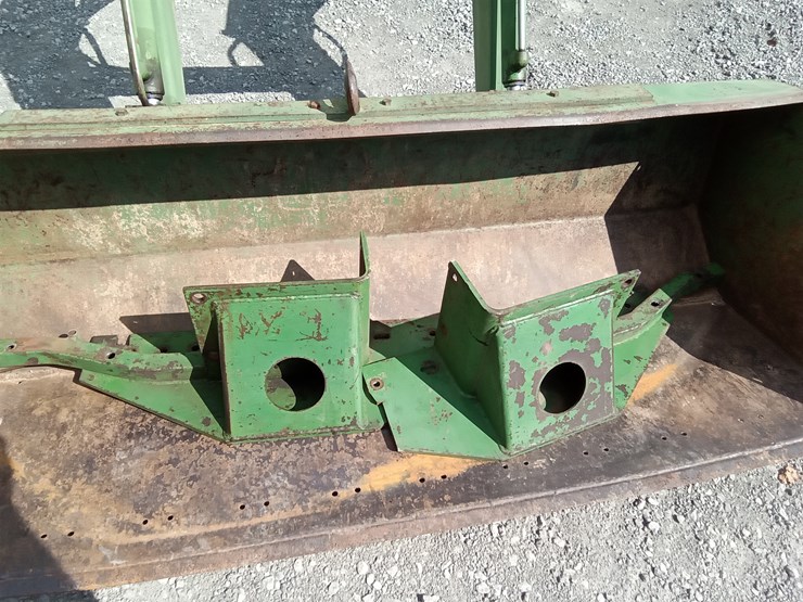 john-deere-148-image-6