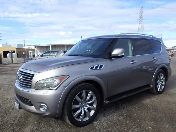 2011-infiniti-qx56-image-1