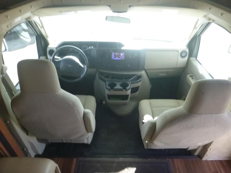 2014-ford-e450-image-28