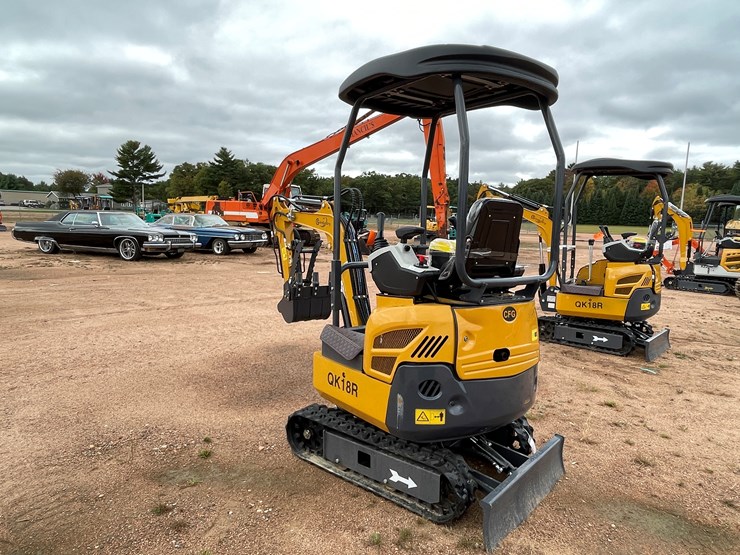 #1794-•-agt-qk18r-mini-excavator-image-7