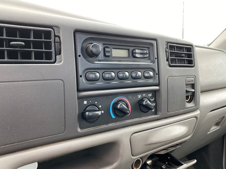 2000-ford-f450-xl-image-26