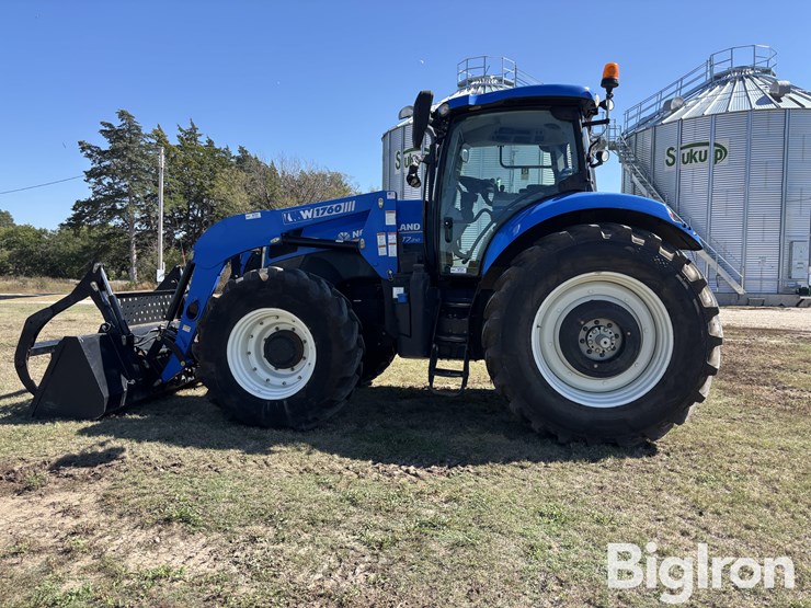 2014-new-holland-t7.210-image-8