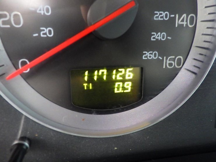 2012-volvo-xc90-image-14