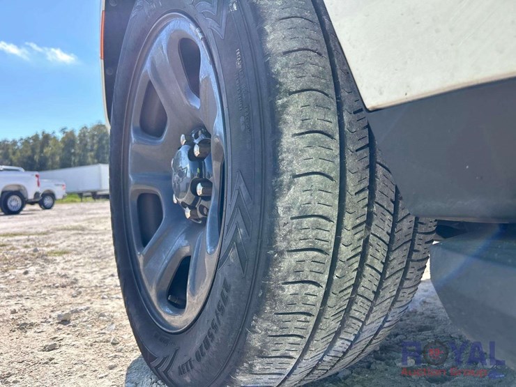 2021-chevrolet-tahoe-image-27