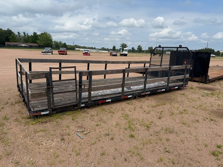 #3190-•-22’-steel-flatbed-image-8