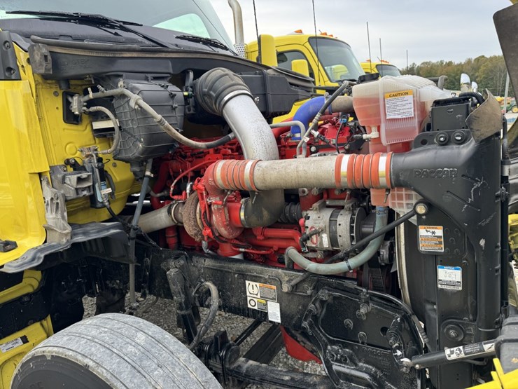 2017-kenworth-t880-image-12