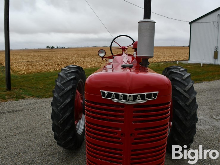 1951-farmall-m-2wd-tractor-image-9