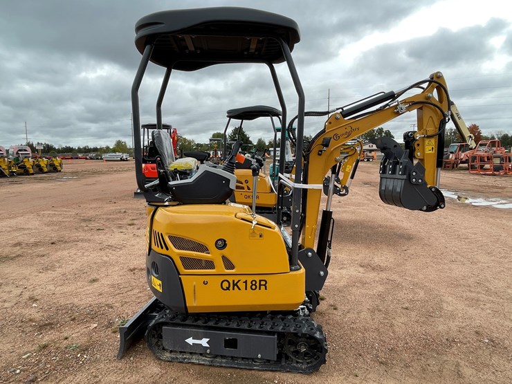 #1799-•-agt-qk18r-mini-excavator-image-4