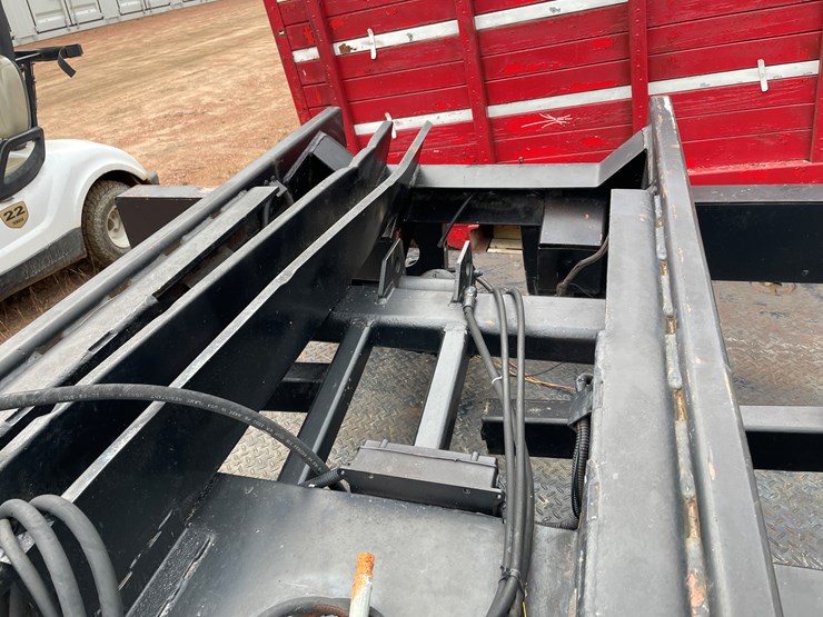 #3343-•-18'6"-rollback-bed-with-car-lift-attachment-image-16