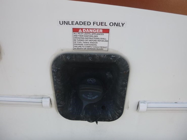 2014-ford-e450-image-13