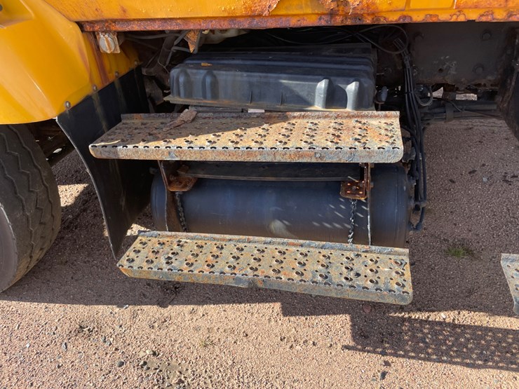 2006-international-7400-image-11