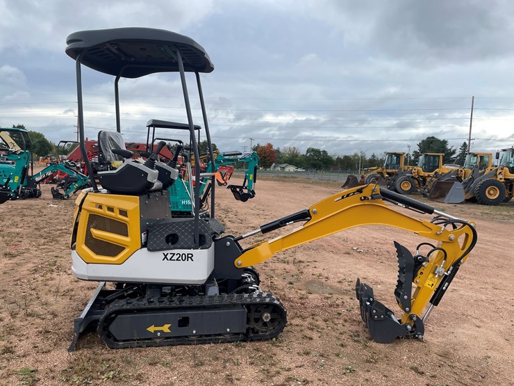 #1791-•-agt-xz20r-mini-excavator-image-4