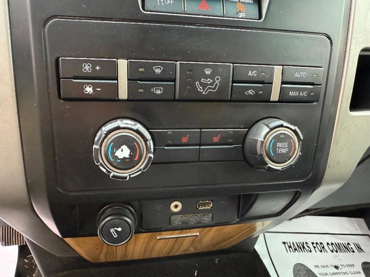 2011-ford-f150-lariat-image-8