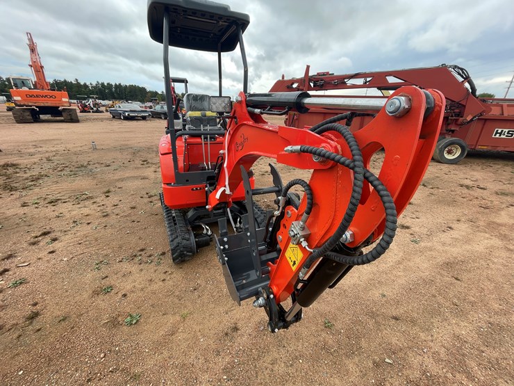 #1789-•-agt-qk20r-mini-excavator-image-12