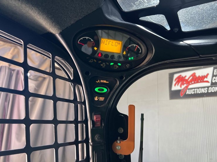 2023-bobcat-t770-image-24