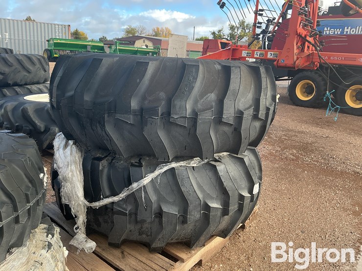 titan-industrial-tractor-lug-17.5l-24-tractor-tires-image-5
