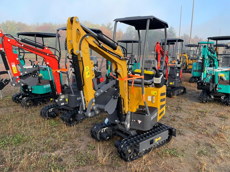 #1691-•-agt-mx12rx-mini-excavator-image-2