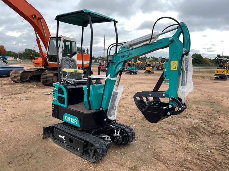 #1787-•-agt-qh12r-mini-excavator-image-3