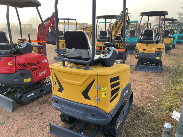 #1793-•-agt-mx20r-mini-excavator-image-9