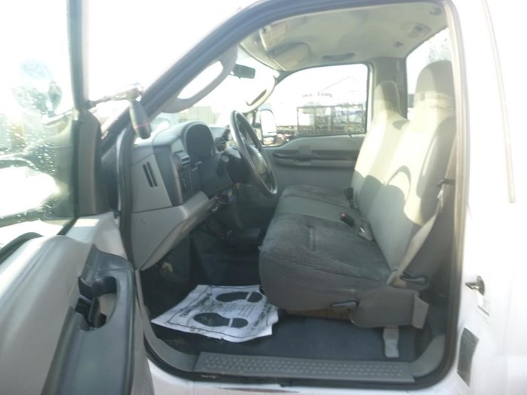 2006-ford-f450-image-15