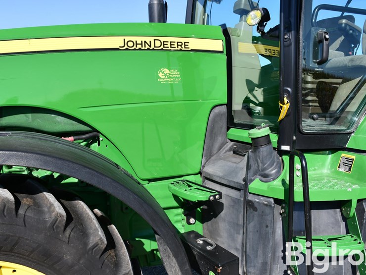 2011-john-deere-8285r-image-16