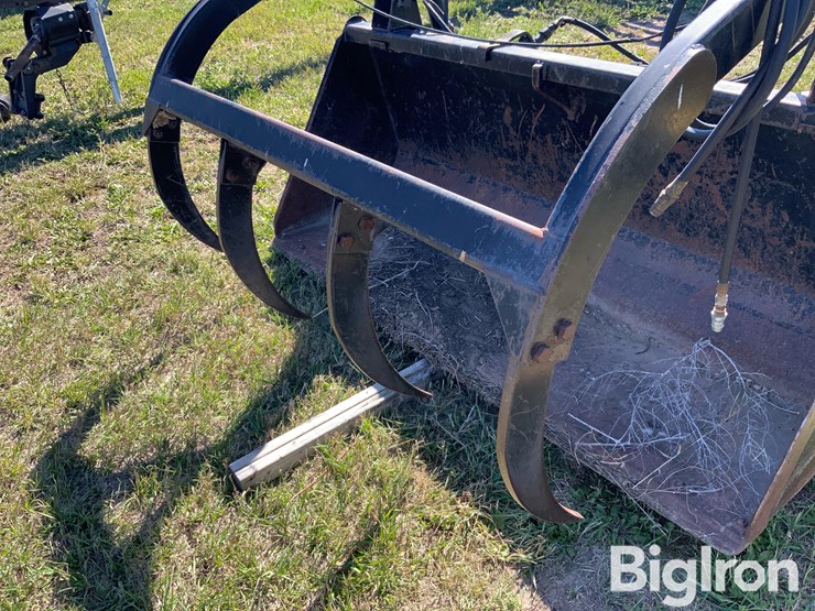 loader-bucket-&-grapple-image-15