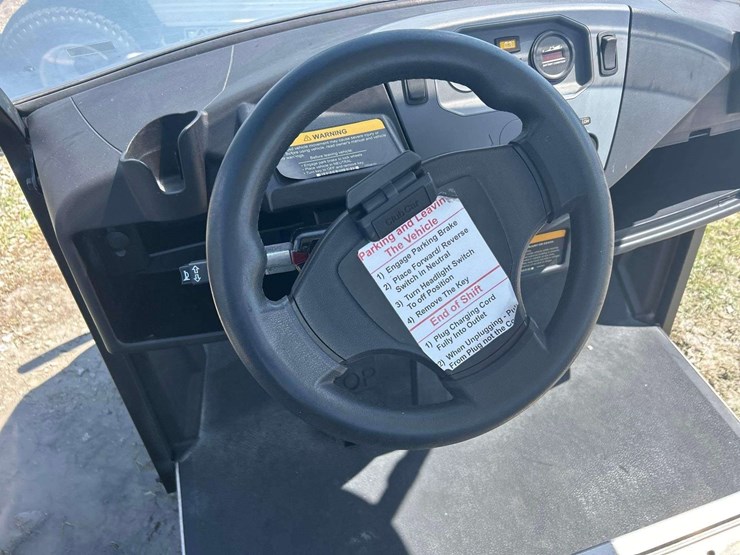 2021-club-car-carryall-500-electric-utility-cart-image-8