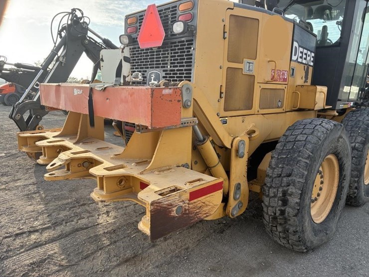 2008-deere-772d-image-13