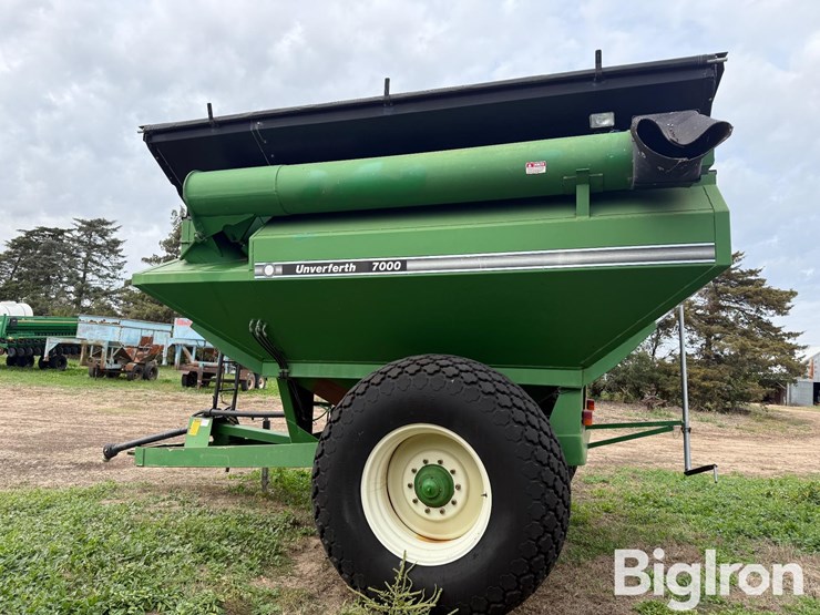 unverferth-gc-7000-grain-cart-image-8