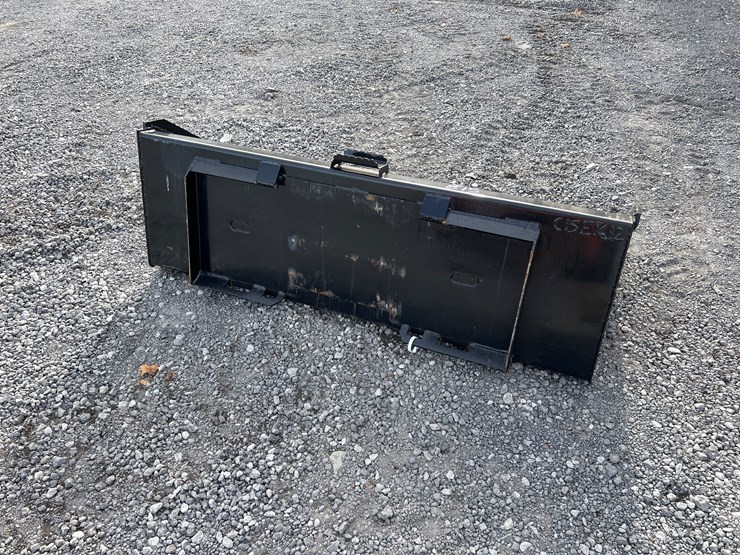 #815-•-66”-qt-tooth-bucket-image-3