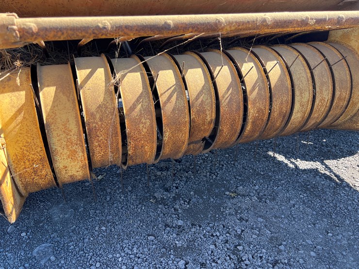 new-holland-65-image-7