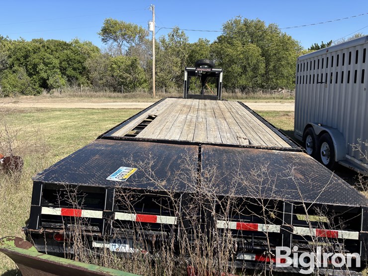 2015-travalong-t/a-gooseneck-flatbed-trailer-image-6