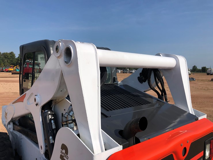 2014-bobcat-s650-image-54