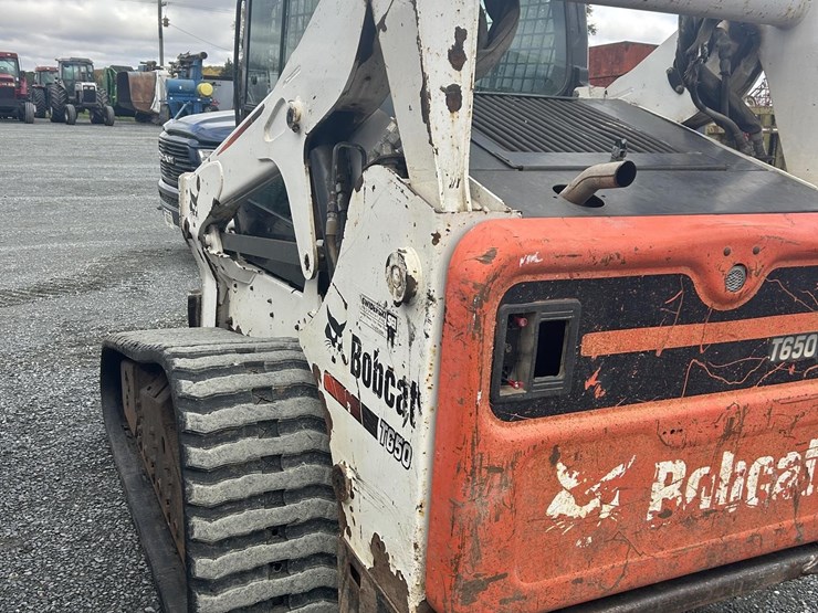2011-bobcat-t650-image-12