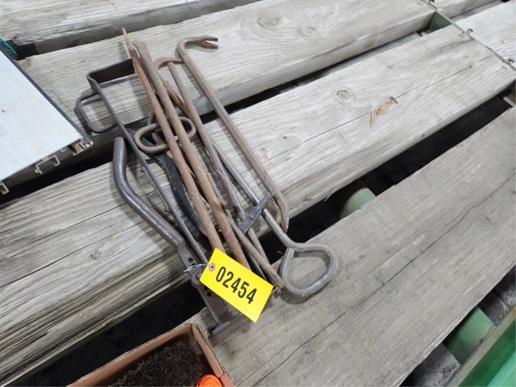 #2454-•-assorted-pry-bars,-wrecking-bars,-hook-image-1
