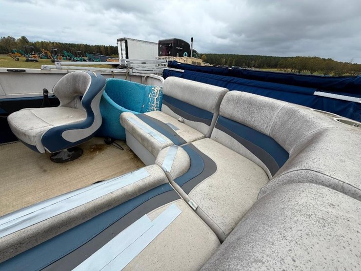 1998-crestliner-rampage-2000-deck-boat-(90hp-2-image-14