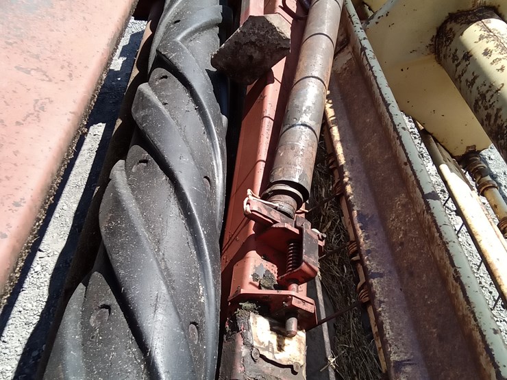 new-holland-477-image-3