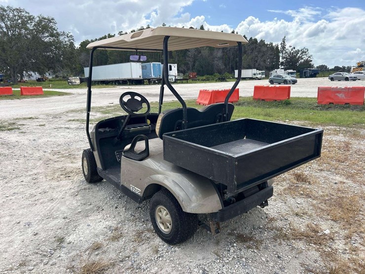 ez-go-electric-utility-cart-image-4