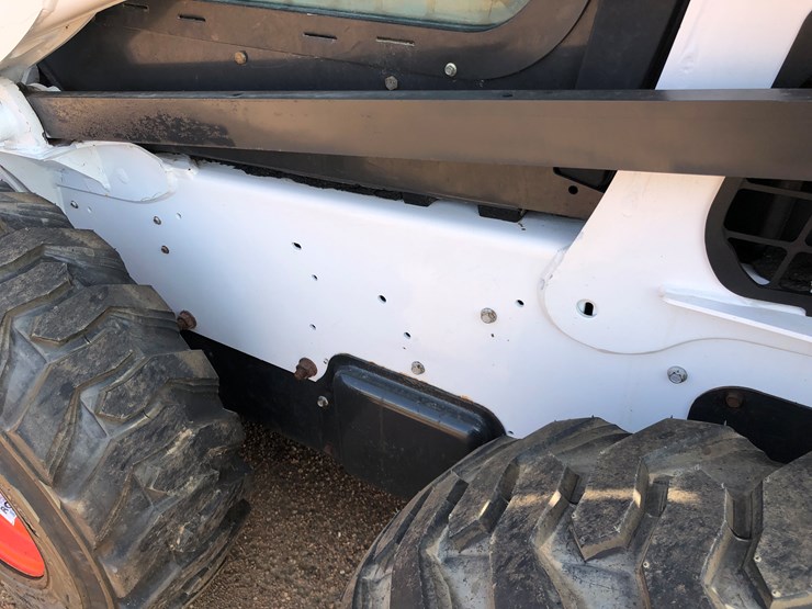 2014-bobcat-s650-image-21