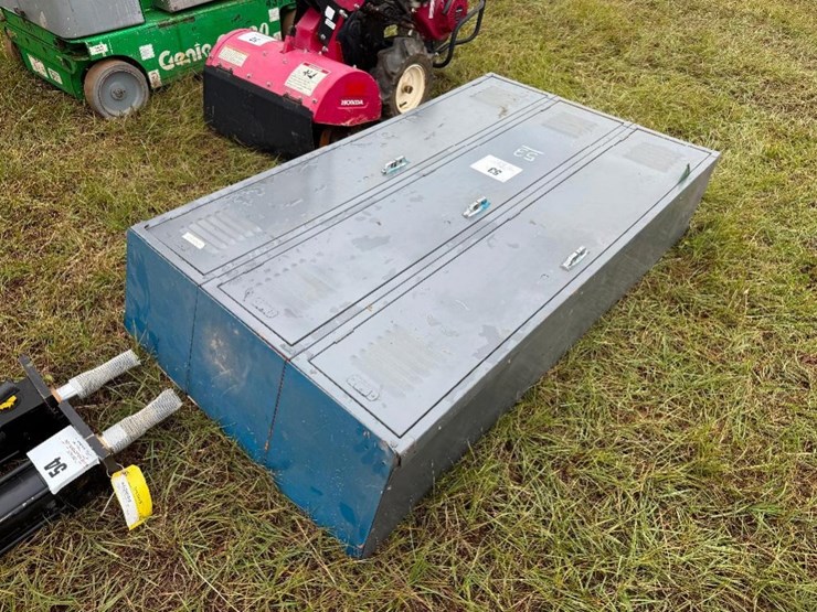 storage-lockers-image-2