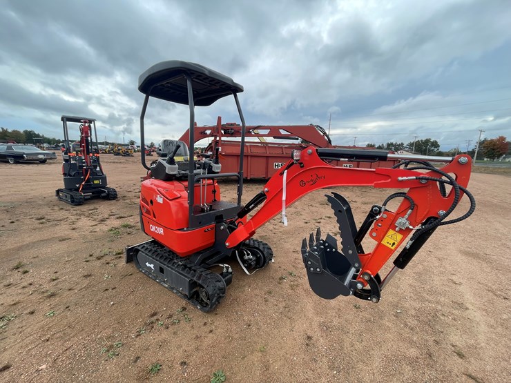 #1789-•-agt-qk20r-mini-excavator-image-3