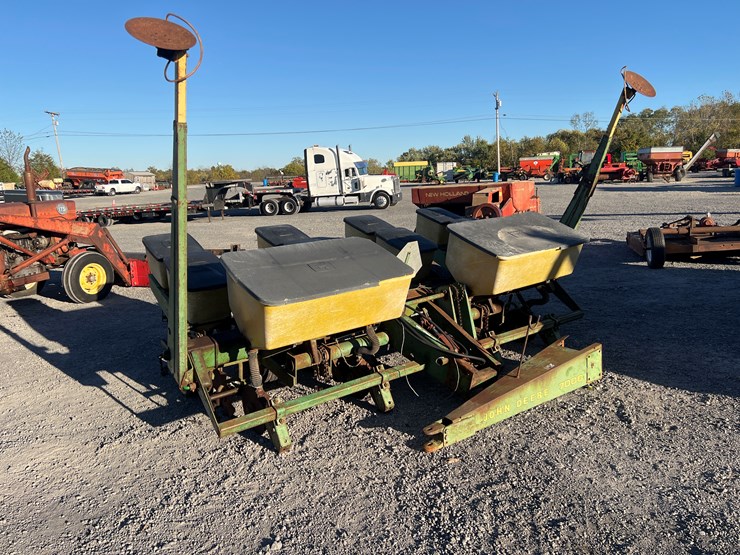 john-deere-7000-image-1