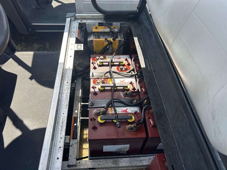 2021-club-car-carryall-500-electric-utility-cart-image-6