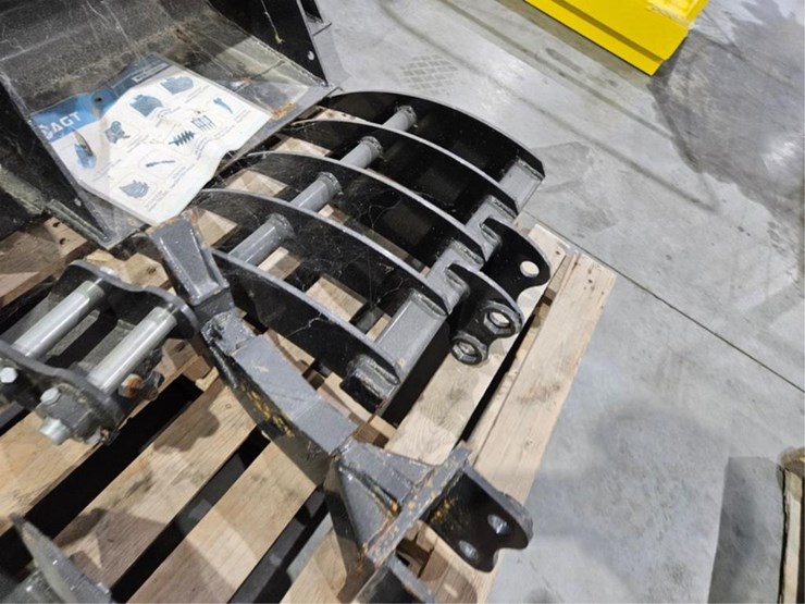 #2547-•-2025-agt-12ex-ata-mini-excavator-attachment-set-image-12